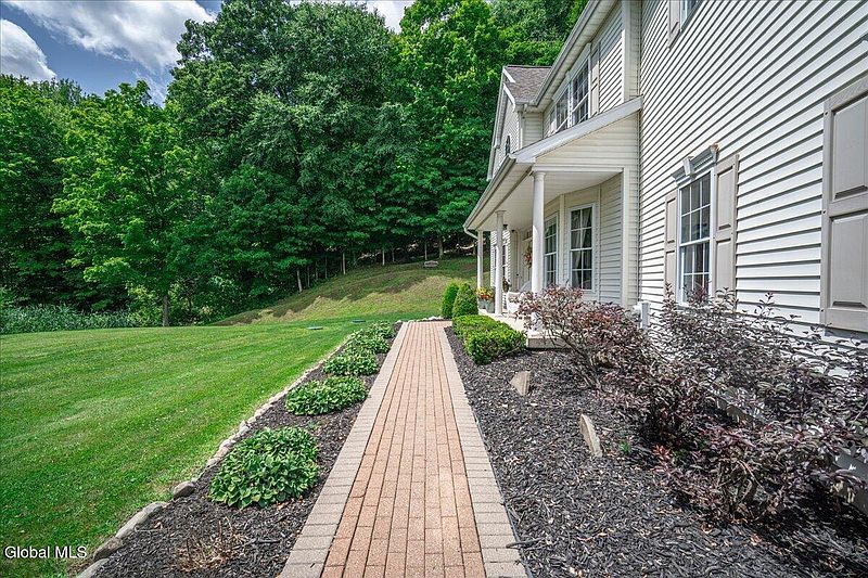 3rd image of 40 Vischer Ferry Road