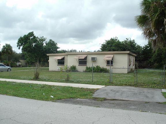 2nd image of 1859 Breezy Ln