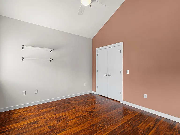 705 N Bluff Dr #6 — Photo 13