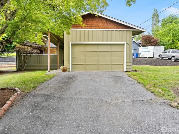 8824 NE 152nd Street, Kenmore, WA 98028