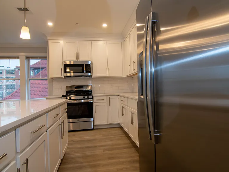 80 N Beacon St #6 — Photo 2