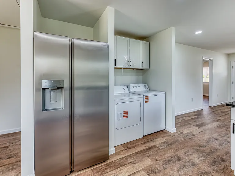 107 Bettie St — Photo 3
