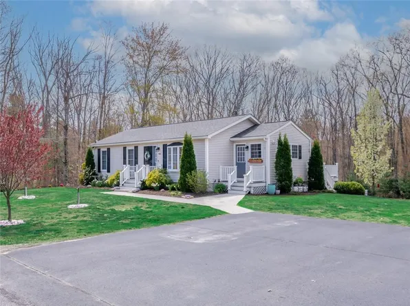 704 Hill Rd, Pascoag, RI 02859
