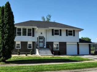 3301 Willow Ln, Markham, IL 60428