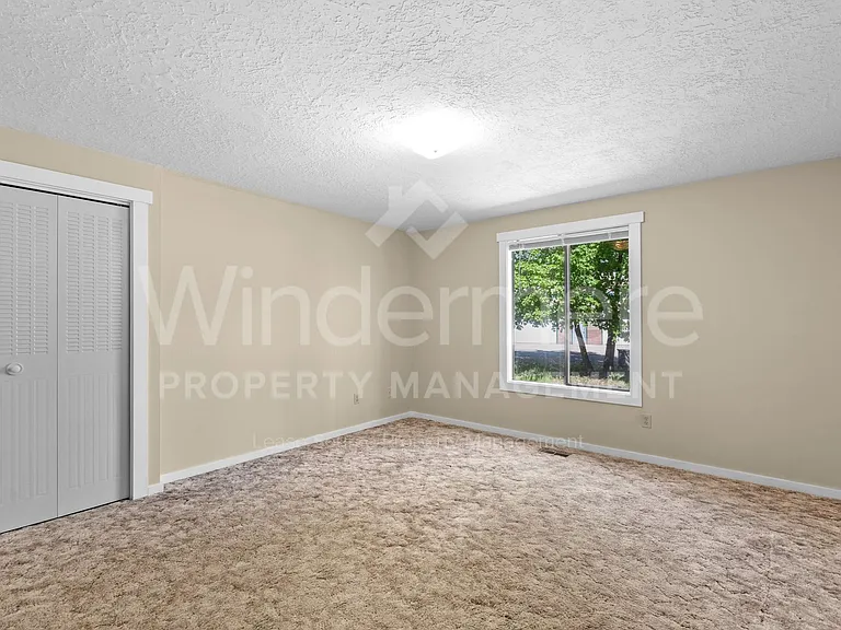 7805 E Upriver Dr — Photo 22