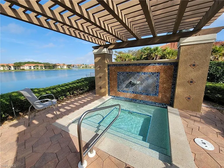 6560 Huntington Lakes Cir #101 — Photo 28
