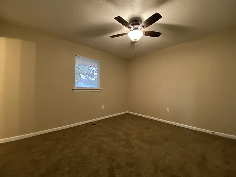 2413 Lehigh Dr — Photo 8