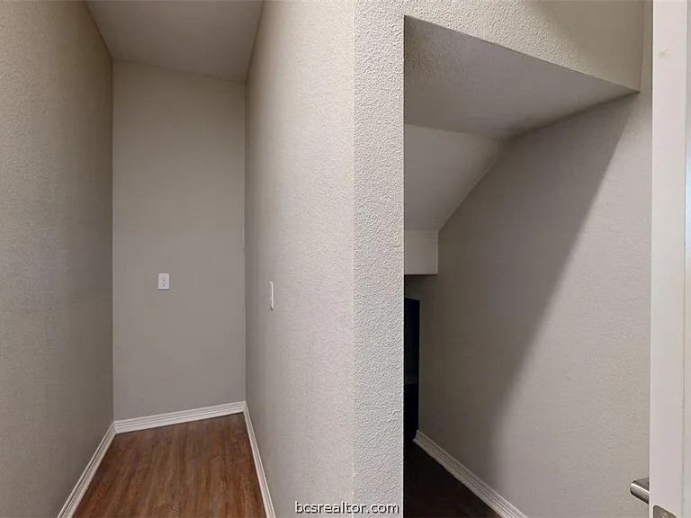 2027 Harvey Mitchell Pkwy S — Photo 34