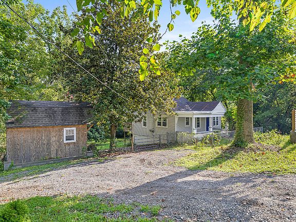 3rd image of 3015 Wilcox Blvd