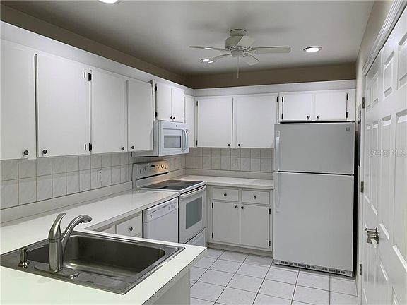5th image of 3300 Loveland Blvd Unit 1902