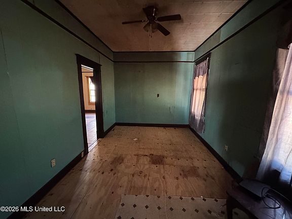 3rd image of 326 W Court St