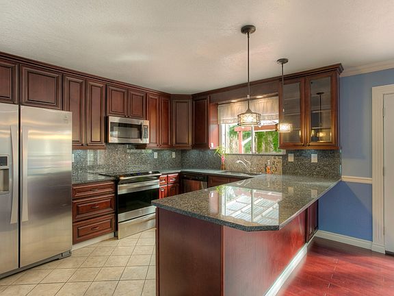 4th image of 3209 S 298th St