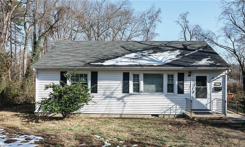 1st image of 2004 Oakwood Ln
