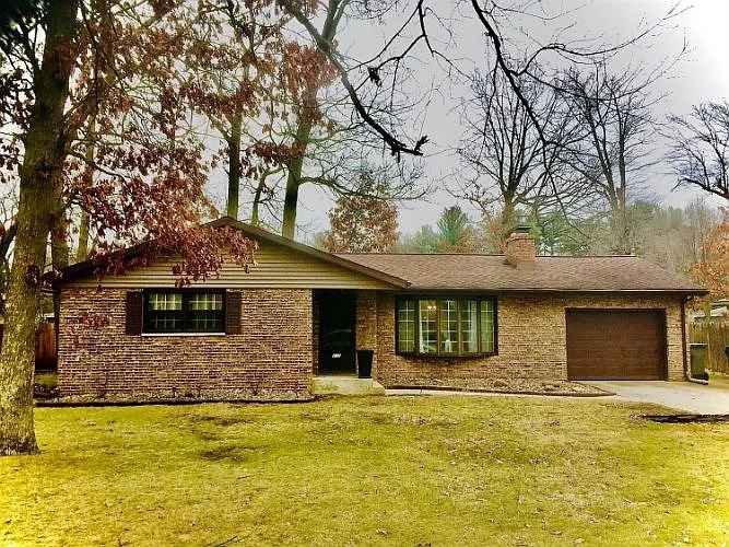 412 Black Oak Dr photo 1