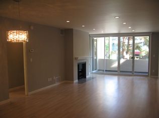 725 S Barrington Ave APT 101, Los Angeles, CA 90049