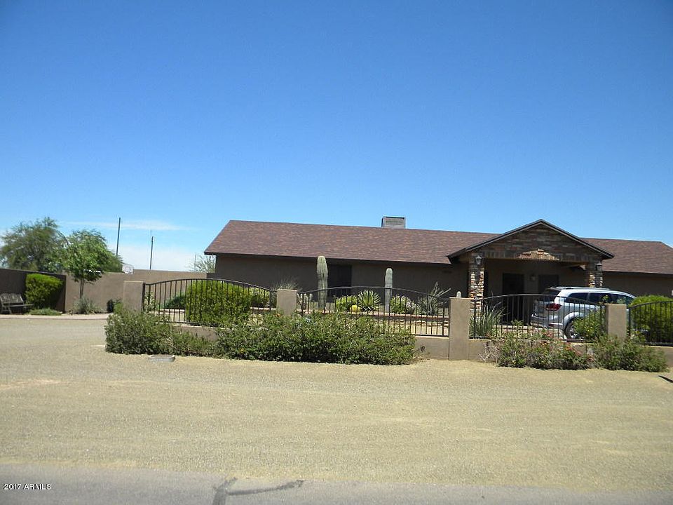1st image of 10902 E Sunland Ave