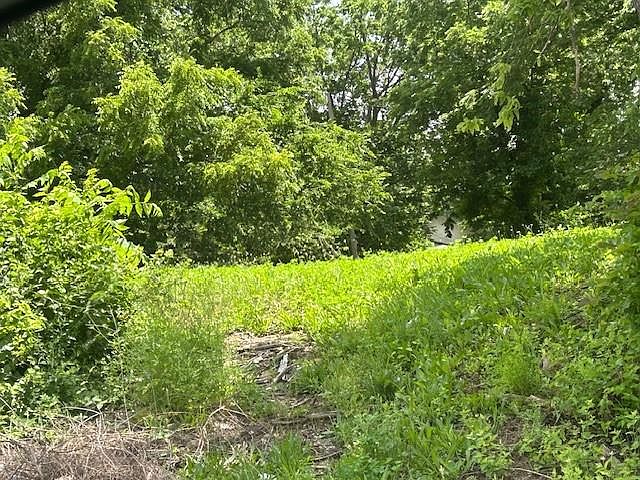 2nd image of 3947 Norton Ave