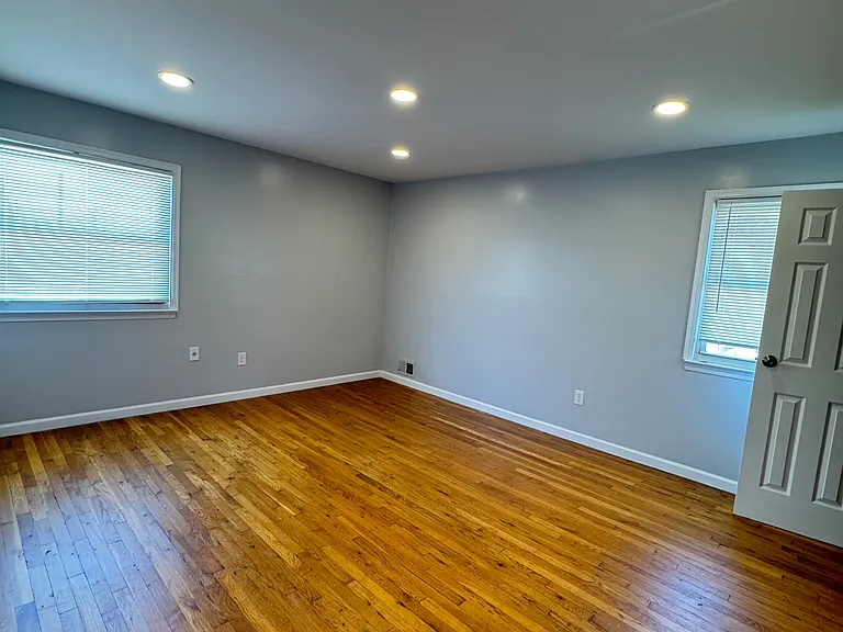 300 Jefferson Ave #1 — Photo 18
