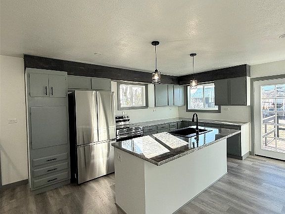 5th image of 226 2nd St
