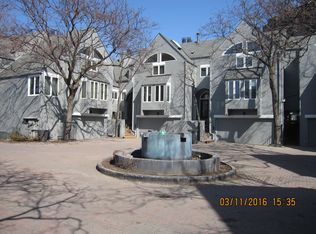8 Greenway Gables, Minneapolis, MN 55403