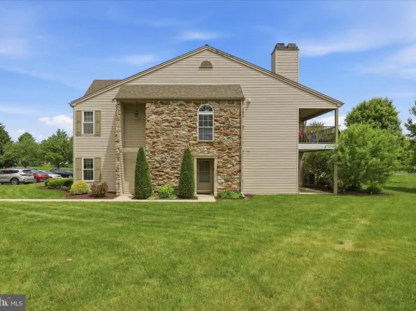 223 Greenview Dr, Lancaster, PA 17601