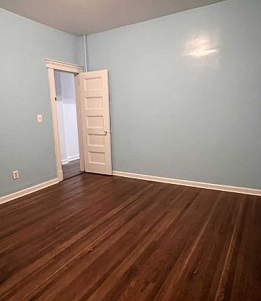 5th image of 33 Washington Ter APT 1