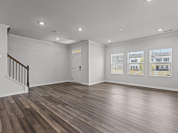3rd image of 272 Marelli Dr