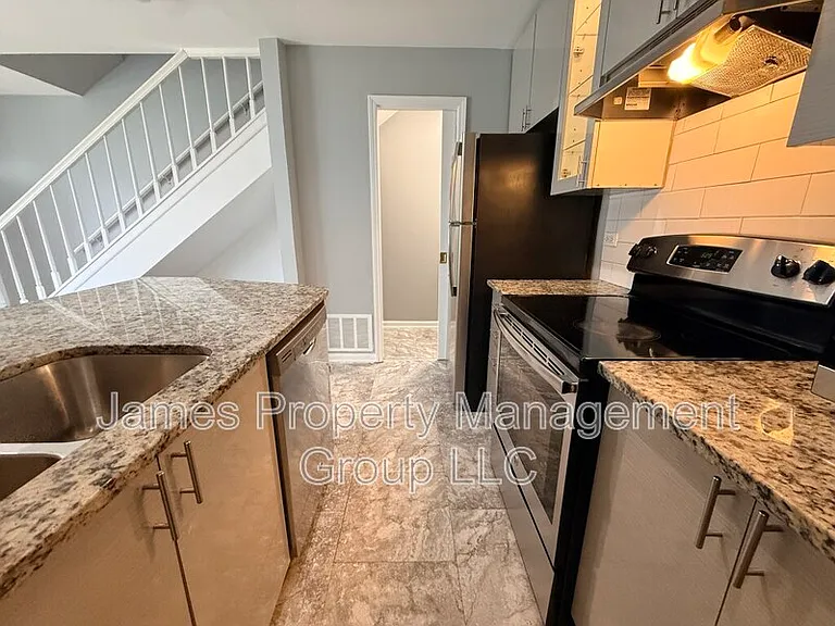 1271 Wyndham Ln #104 — Photo 5
