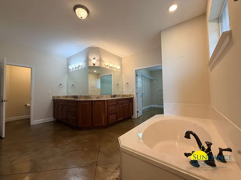 249 Beachview Dr — Photo 17