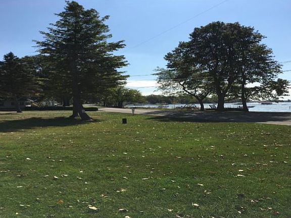 4th image of 707 Lake Dr