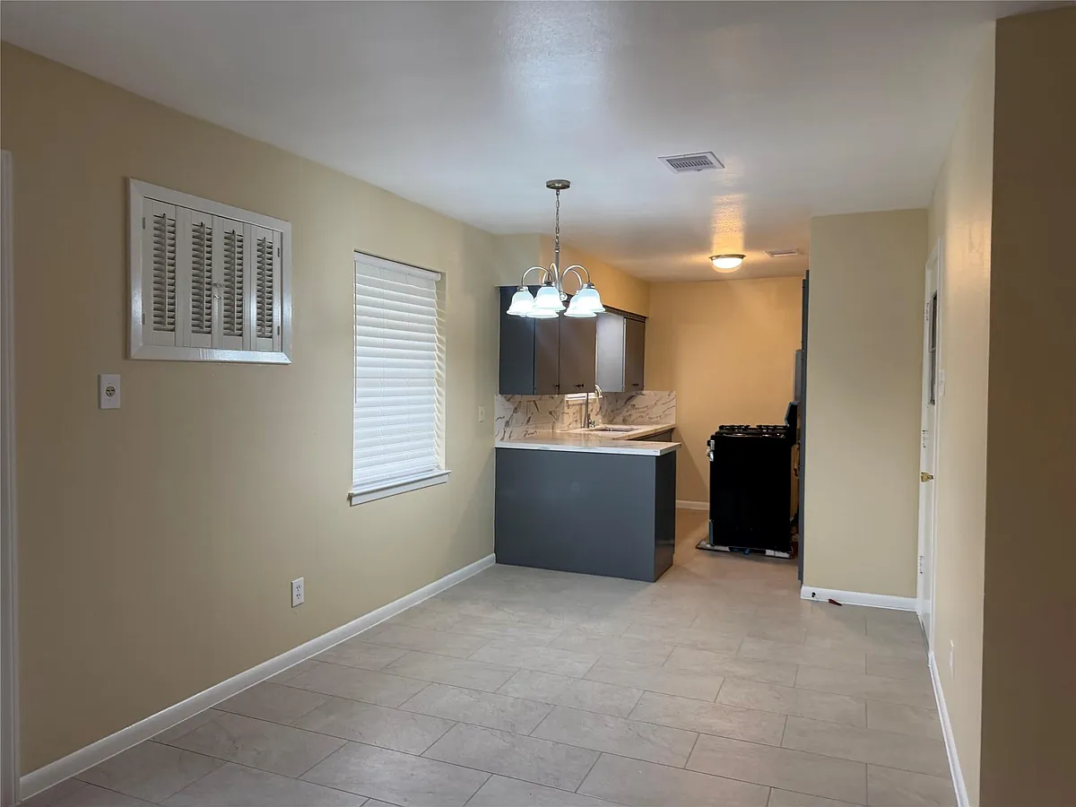 Building Photo - 7335 Tanager St