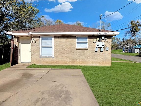 3rd image of 1007 York Ave #A