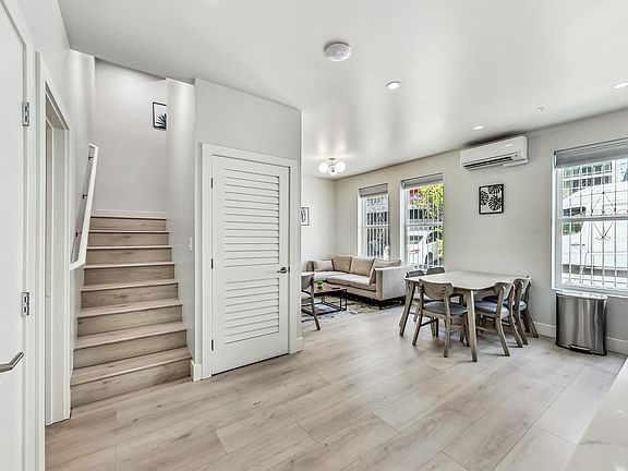 5th image of 121 Lilac St #1