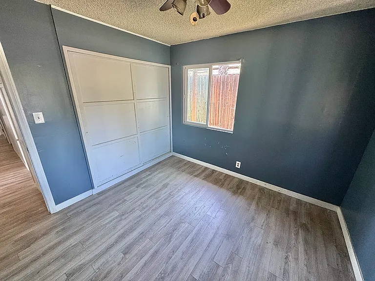 16529 San Fernando Mission Blvd — Photo 6