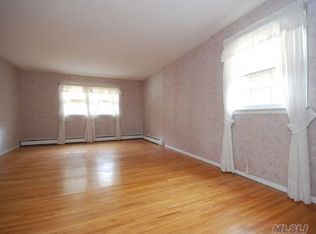 55 Hollow Rd, Stony Brook, NY 11790