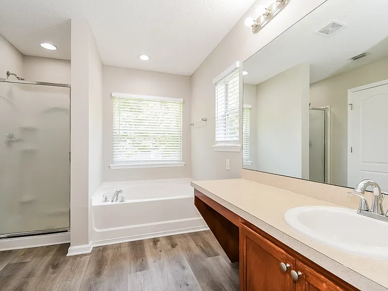 76309 Deerwood Dr — Photo 11