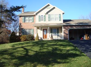 16 Indianwoods Rd, Lewisburg, PA 17837