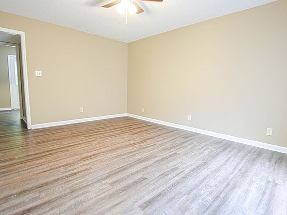 5th image of 460 Martha Ln APT B
