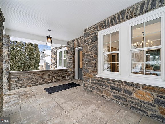 4th image of 774 Lawson Ave