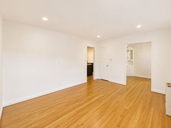 1045 6th St APT B