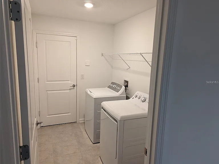 292 Pineywoods St — Photo 4