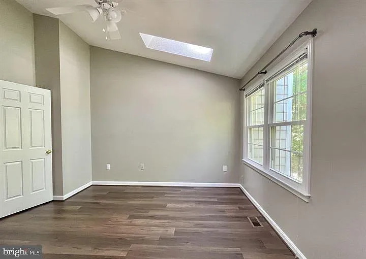154 Washington St — Photo 13