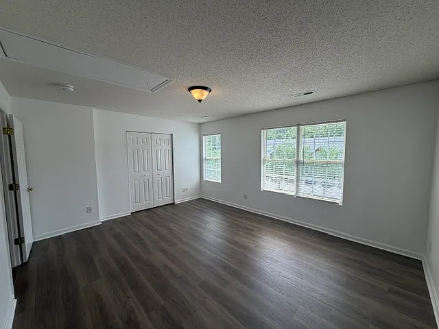Upstairs Front Bedroom 13x15 feet