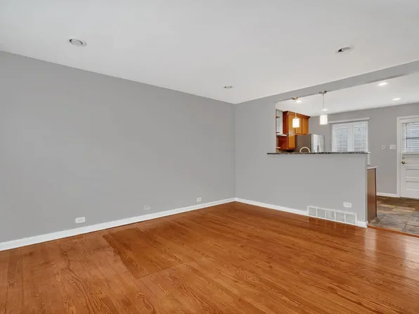 13-15 S Waiola Townhomes, 13-15 S Waiola Ave #15-10, La Grange, IL 60525