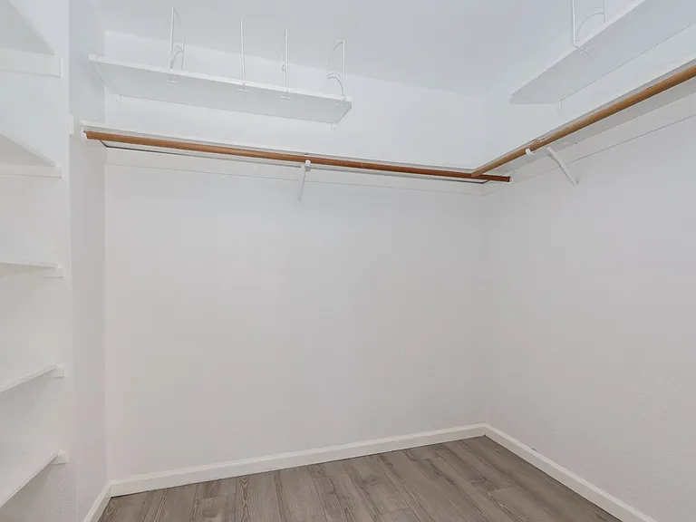 432 Portofino Dr #403 — Photo 31