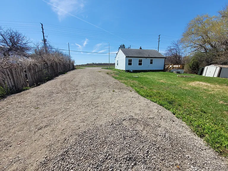 3209 Bronte Rd — Photo 23