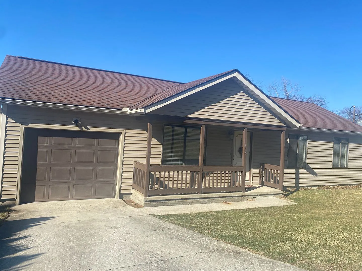 One level Home - 3 Bedroom w/ Garage- Available 08/05! — Photo 3