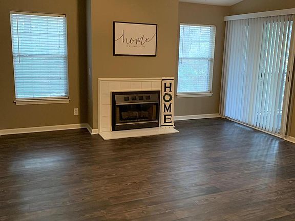 3rd image of 2818 Mulberry Lane #F