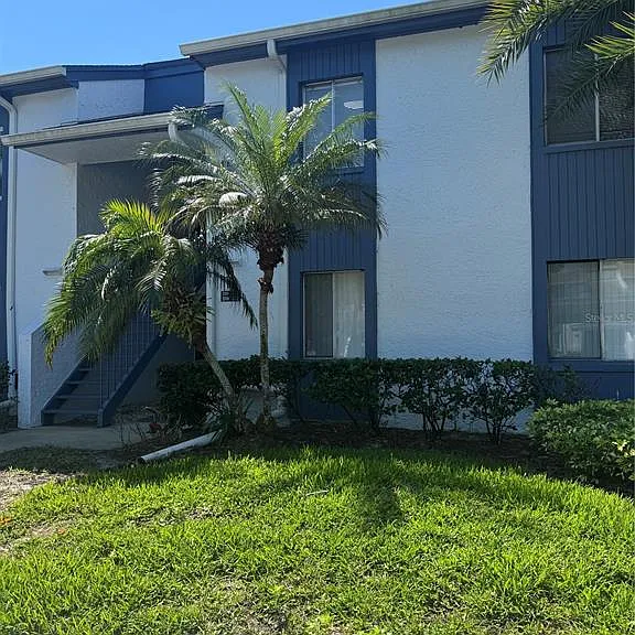 212 Cypress Ln — Photo 1