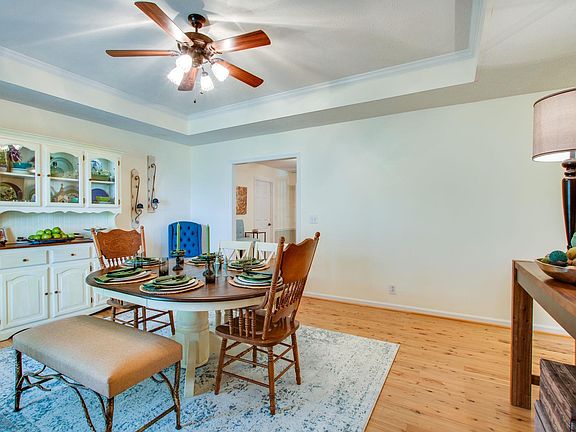 3rd image of 2019 Cambridge Ct